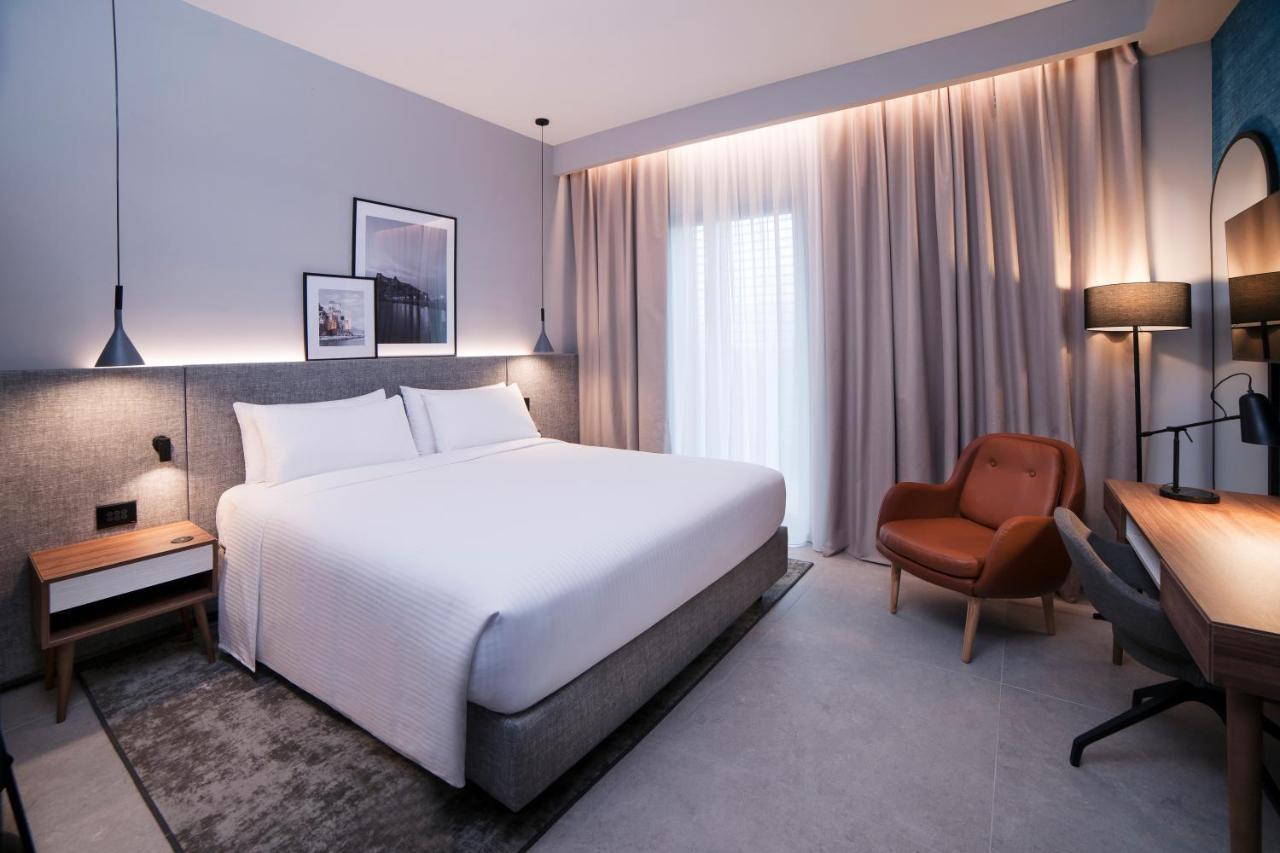 Radisson Hotel Nola Naples Bagian luar foto