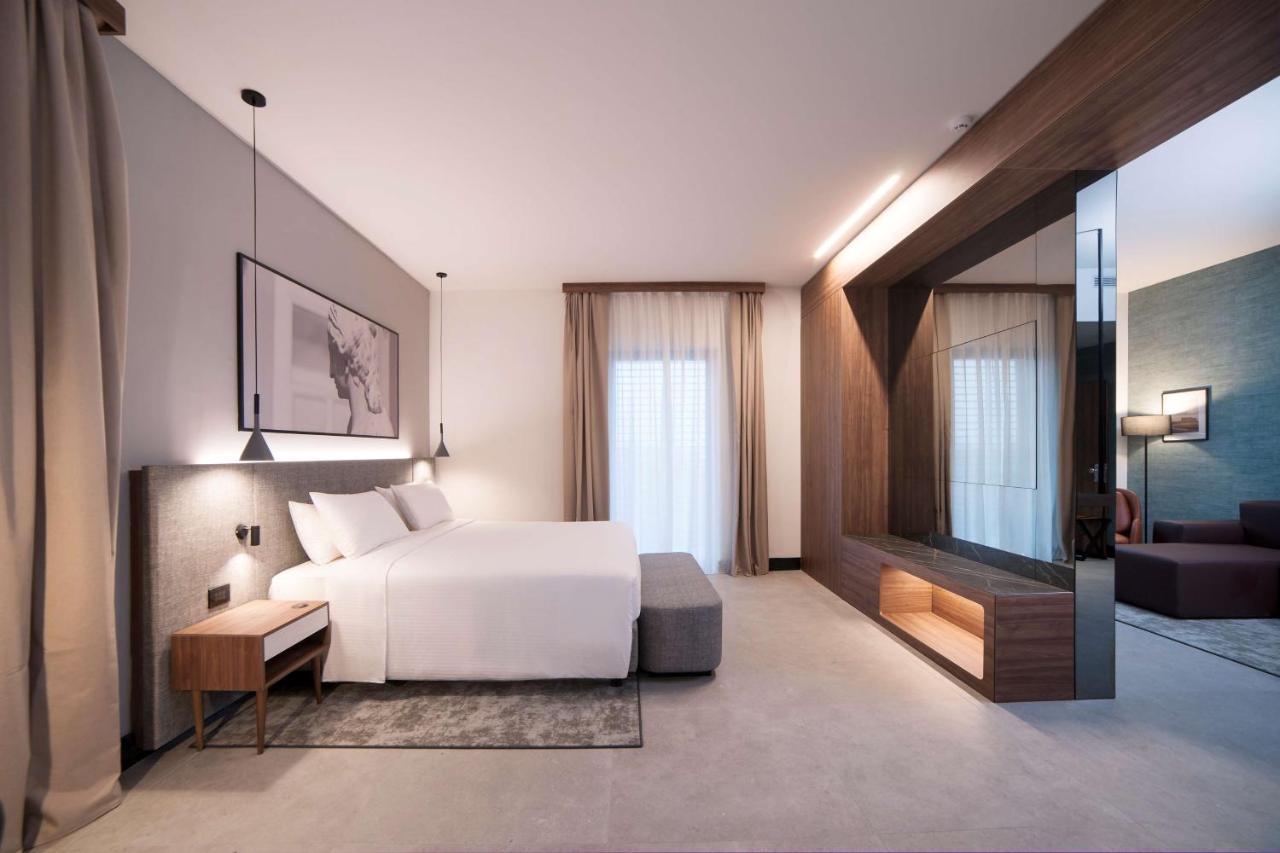 Radisson Hotel Nola Naples Bagian luar foto