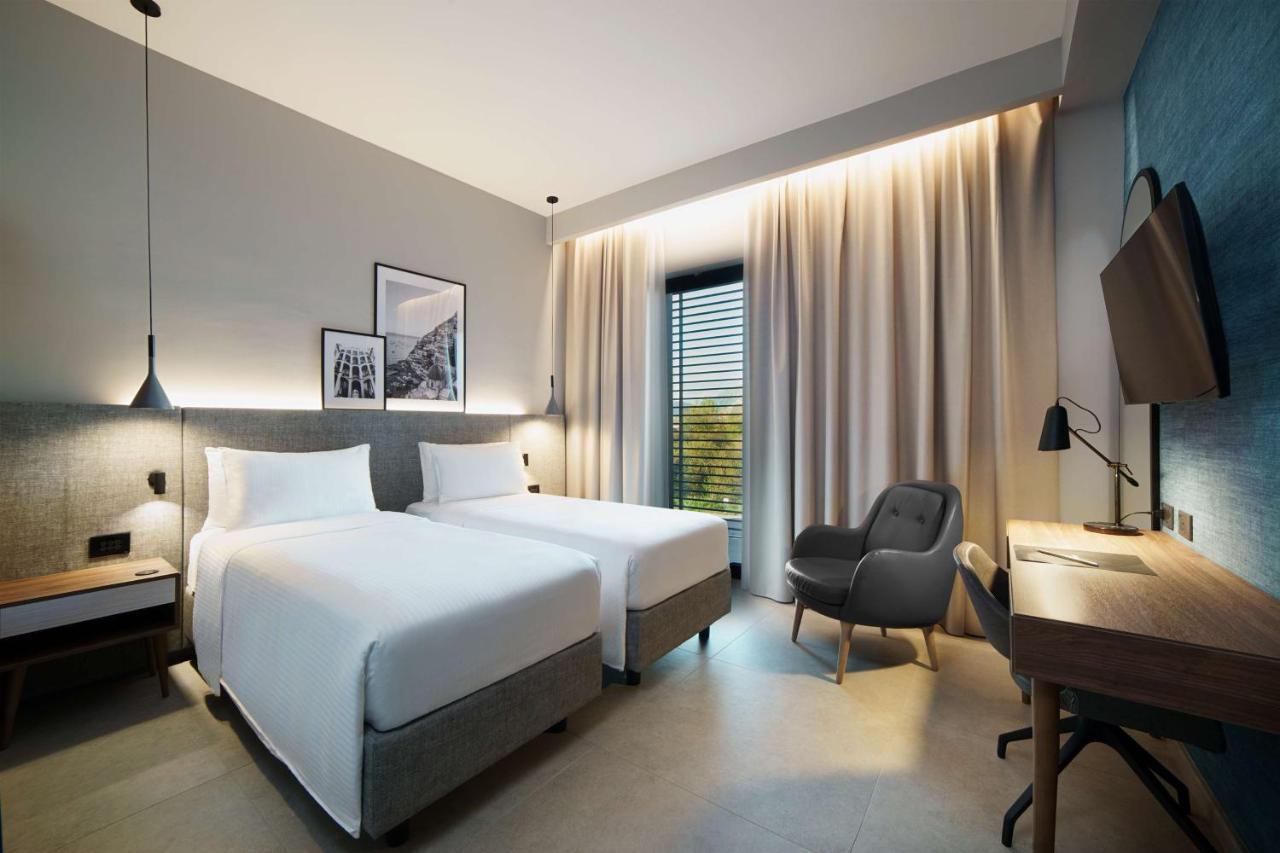 Radisson Hotel Nola Naples Bagian luar foto