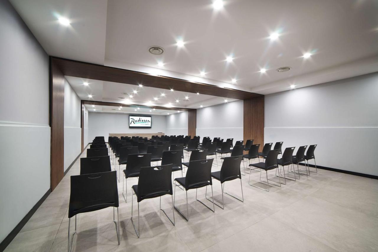 Radisson Hotel Nola Naples Bagian luar foto