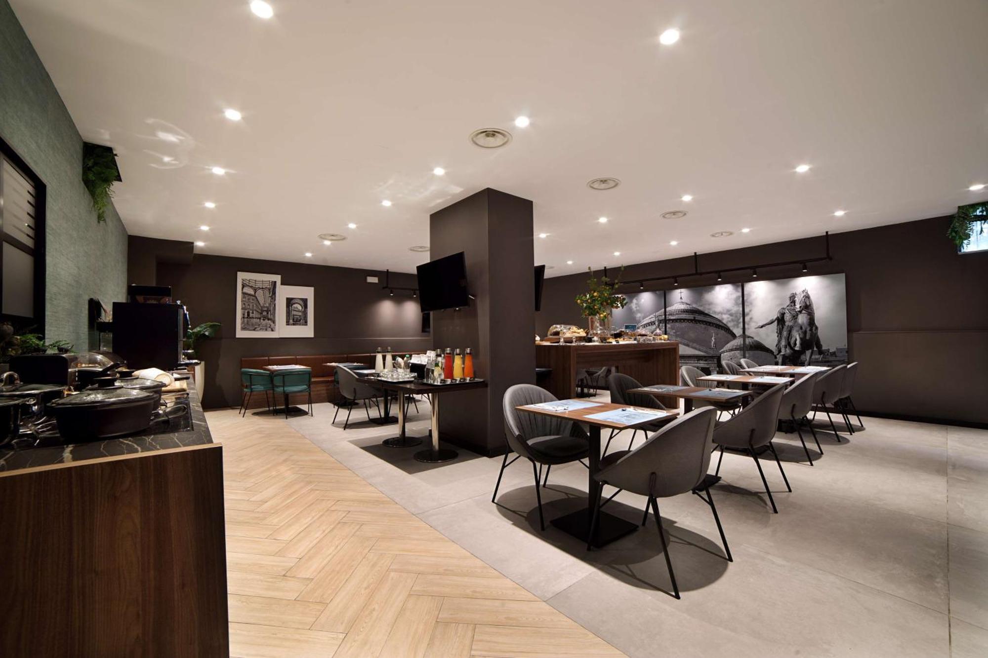 Radisson Hotel Nola Naples Bagian luar foto